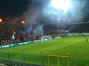 Crotone strapazza Pescara riprende testa della classifica