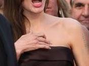 Jolie scioccata: Jennifer Aniston tata spiaccicata!