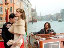 Tourist: prima immagine ufficiale film bellissimi Johnny Angelina