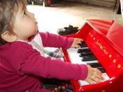 talento musicale della pupa mamma (come incoraggiare figlia quando accorgi bimba-prodigio)