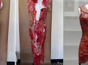 Meat Dress esposto alla Rock Roll Hall Fame.