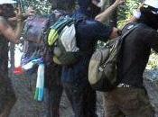 colpito lacrimogeno ragazzo anni