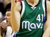 Nowitzky resta Mavericks