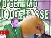Berlusconi senza maschere: mani nelle tasche, nostre