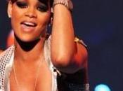 Rihanna J-Cole ripresi dallo smartphone atteggiamenti sexy hard