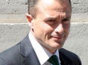 Forse leghisti onore farsi prendere giro come Reguzzoni. falso offende l&#8217;intelligenza umana, opportunista disperato. Spudorato.