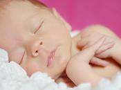 Nasce prematura papà salva telefono