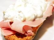 Crostoni integrali prosciutto cotto Tzaziki rivisitato