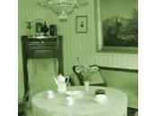 Alla parete quadro incorniciato