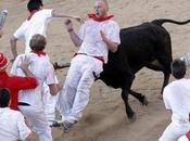 Pamplona:i tori cominciano infilzare..foto