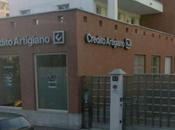 Milano: Rapinano Banca soldi, cassiere derubato