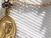 Croci immaginette: piccoli gioielli cuore firmati Dolce Gabbana