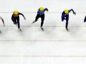 gruppo atlete durante gara metri della coppa mondo pattinaggio velocità ghiaccio Shanghai, Cina Photo/Eugene Hoshiko)