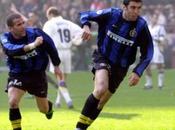 Hakan Şükür, calciatore parlamentare