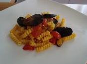 Fusilli bucati allo zafferano cozze pomodorini