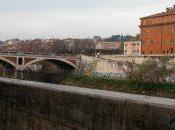 Crime news Roma: trovato cadavere ferite volto argine Tevere