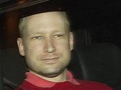 Scontro perizie massacratore Oslo: "Breivik niente pazzo"