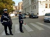 Milano: Vigile urbano travolto trascinato