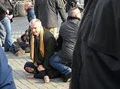 #occupyVatican #agoraroma #occupypresepe Arresti violenza Pietro foto