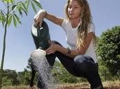 Gisele Bundchen pianta alberi Kenya l’Unep