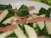 Insalata spinaci freschi, mela verde prosciutto crudo