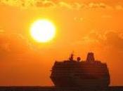 CROCIERE: prenotazioni affondano