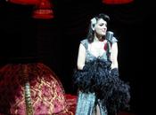 Grace Hall star Burlesque italiano alla corte Luis Vuitton