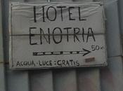 Spuntano addirittura indicazioni l'hotel Enotria