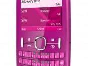 Valentino festeggia tre: lui, smartphone