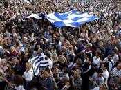 Atene: tensione davanti parlamento vara piano austerity. Stanno arrivando black bloc