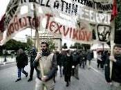 Atene brucia