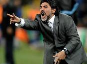 Maradona vuole allenare Napoli confessa: "Devo milioni allo Stato italiano"