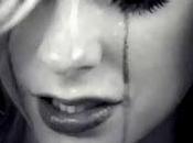 Goodbye: Avril Lavigne fatto altro video dove frigna