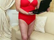 57enne pubblica proprie foto bikini: contattano 900.