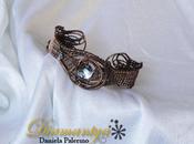 Wire wrapping: bracelet.