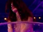 GF.Cristina Basso seminuda nella coppa champagne- video